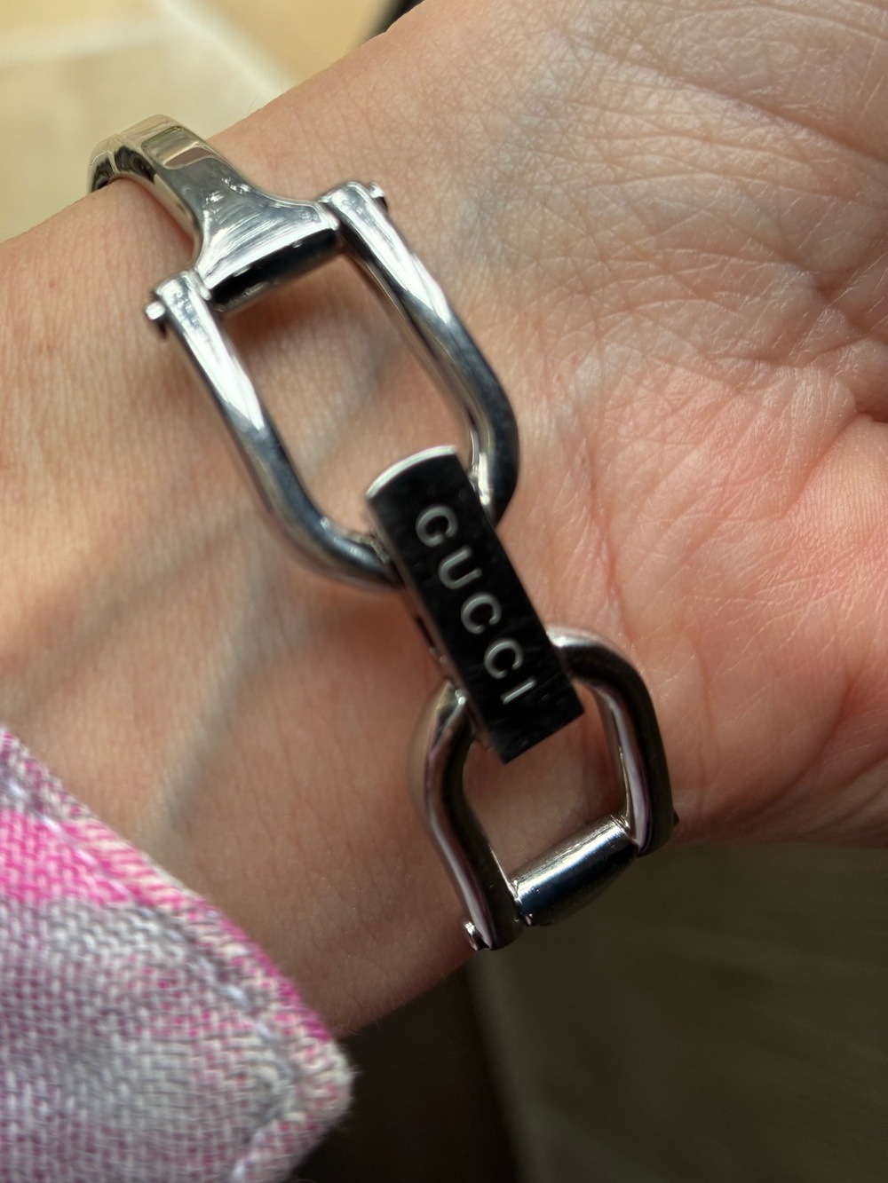 Gucci Silver Rectangular Bangle Watch - Picture 2 of 7